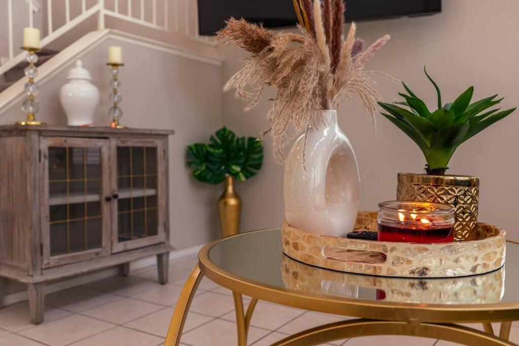 Spacious 4 Bedroom 3 Bath House Apartamento Las Vegas