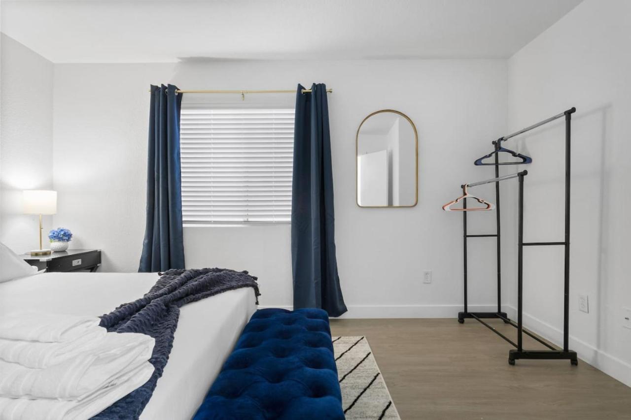 Stylish 4br With New Pool By Craig Park Hébergement de vacances *