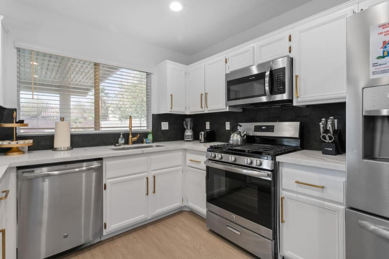 Stylish 4br With New Pool By Craig Park Hébergement de vacances