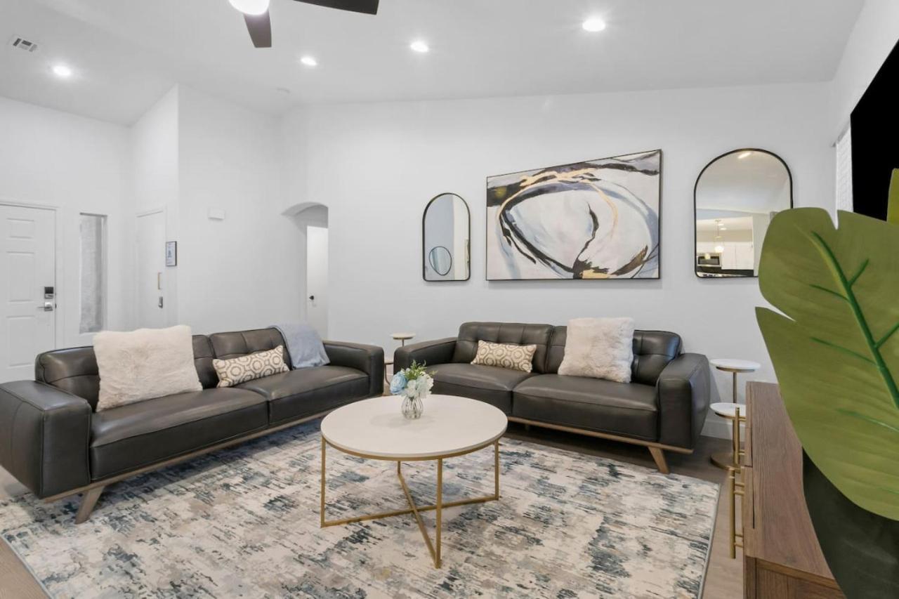 Stylish 4br With New Pool By Craig Park Hébergement de vacances