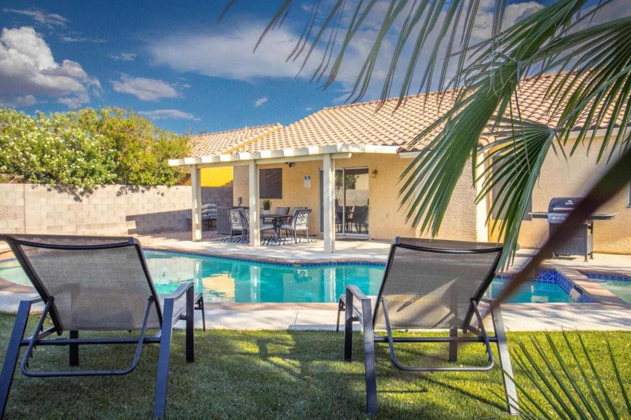 Stylish 4br With New Pool By Craig Park Hébergement de vacances *