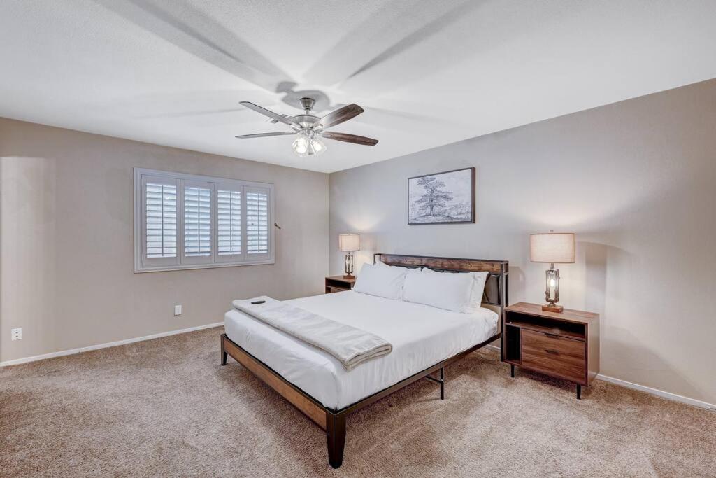 Cozy Getaway With King Bed, Bbq & Spacious Backyard Holiday home