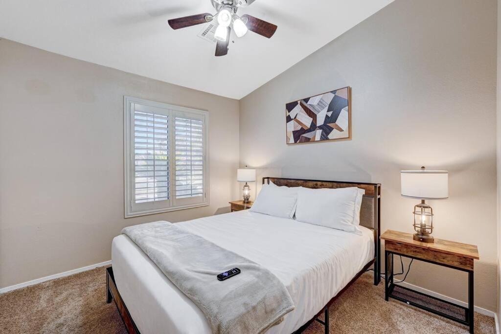 Cozy Getaway With King Bed, Bbq & Spacious Backyard Holiday home Henderson