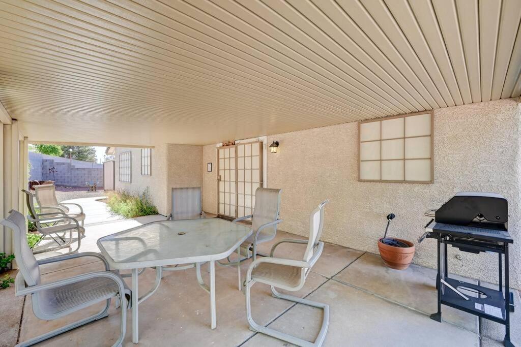 Cozy Getaway With King Bed, Bbq & Spacious Backyard