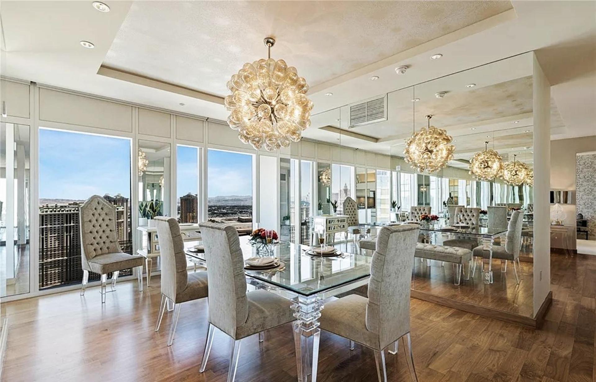 Elegant Two-bedroom Corner * Las Vegas