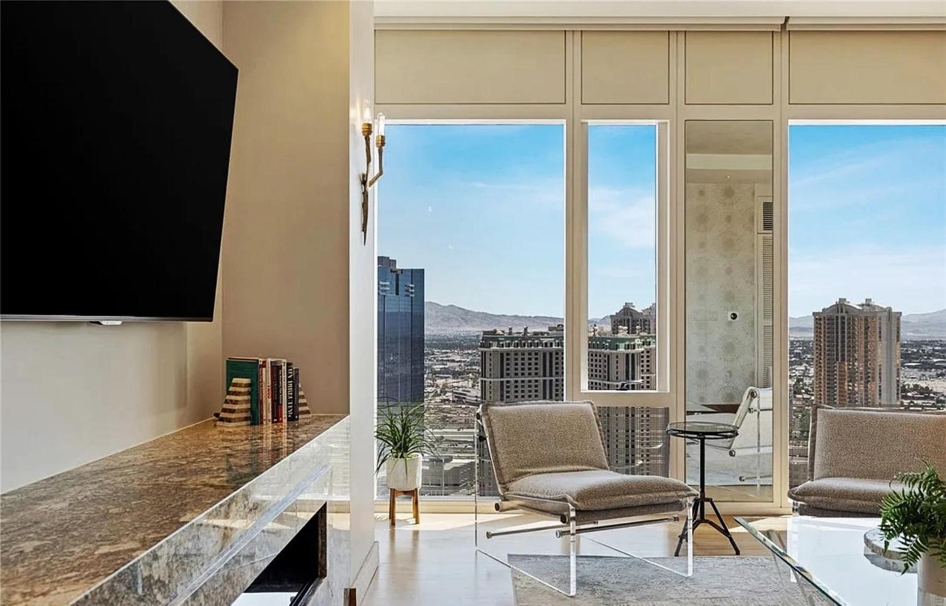 Elegant Two-bedroom Corner *