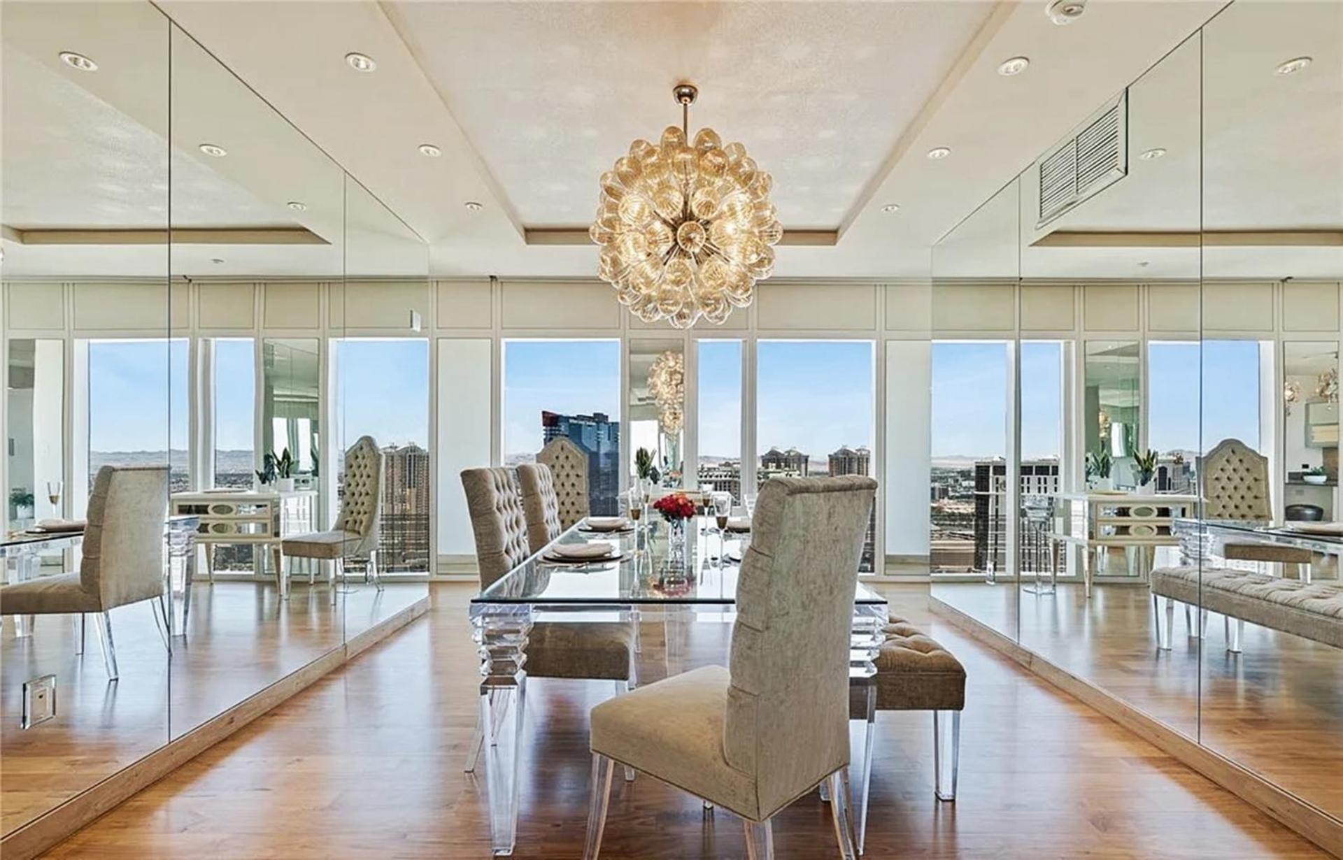 Elegant Two-bedroom Corner Las Vegas
