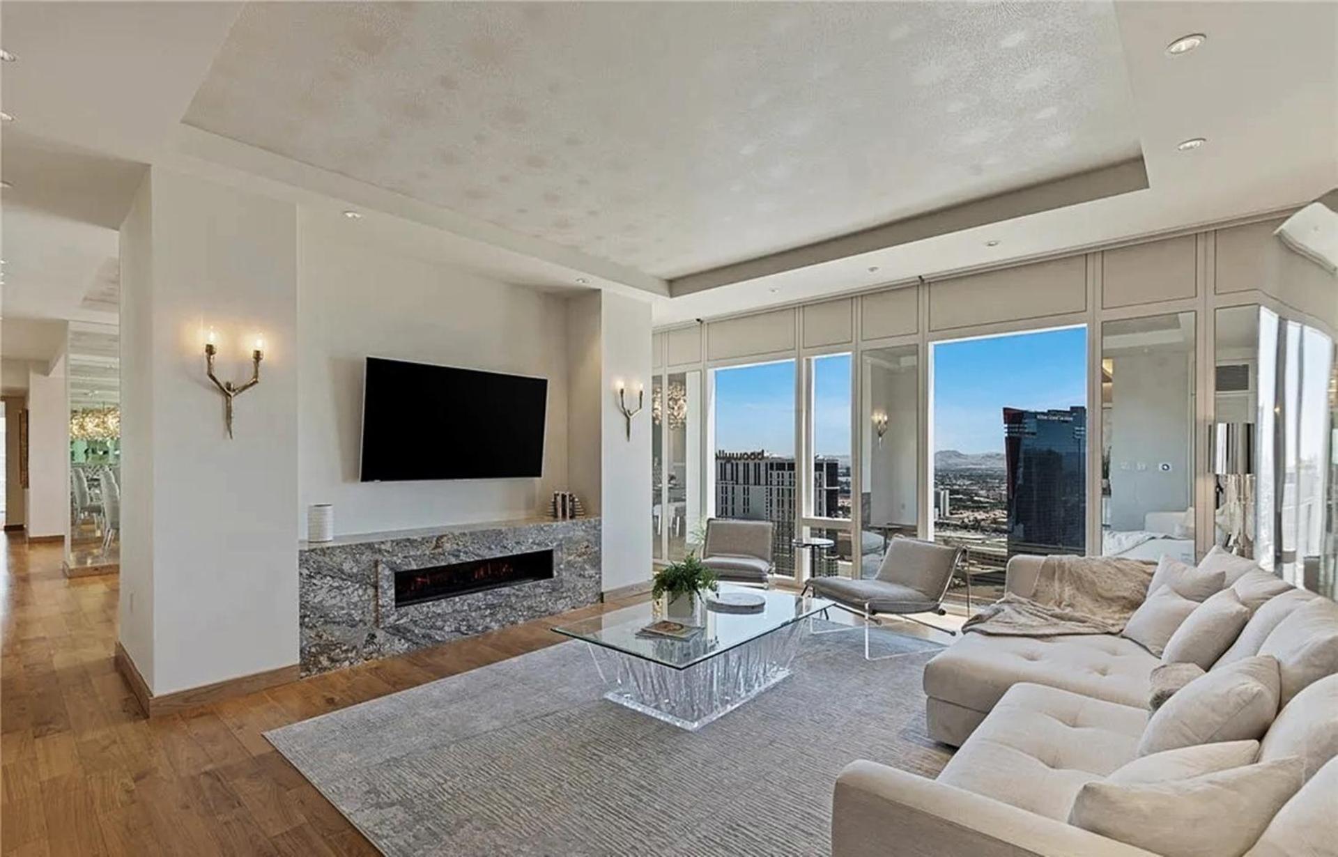 Elegant Two-bedroom Corner *