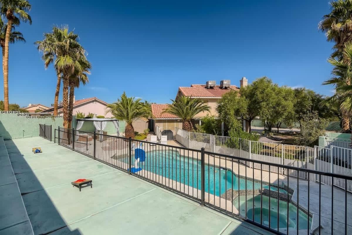 Heated Pool With & Game-room 15 Min To Strip Las Vegas