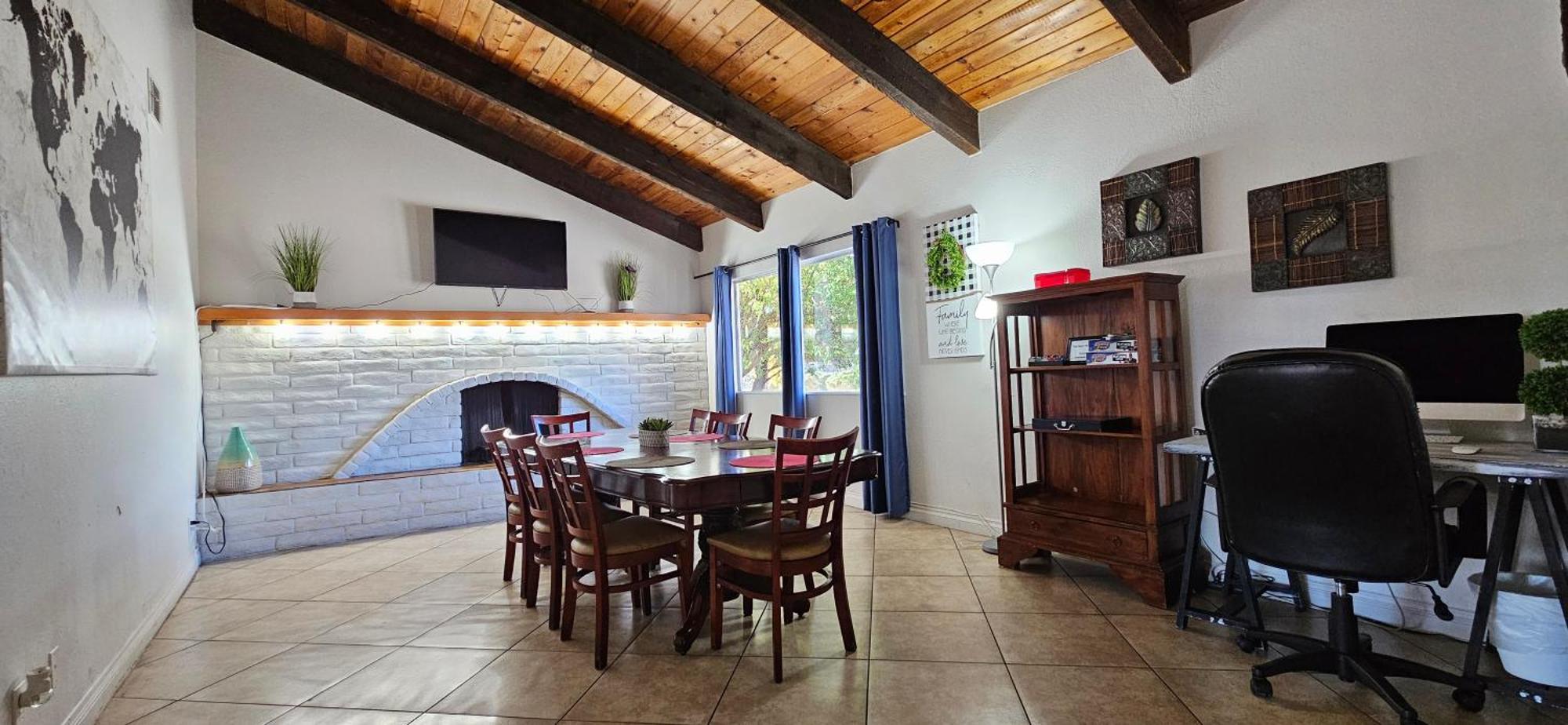 Сasa de vacaciones Ranch Sleeps 16ppl