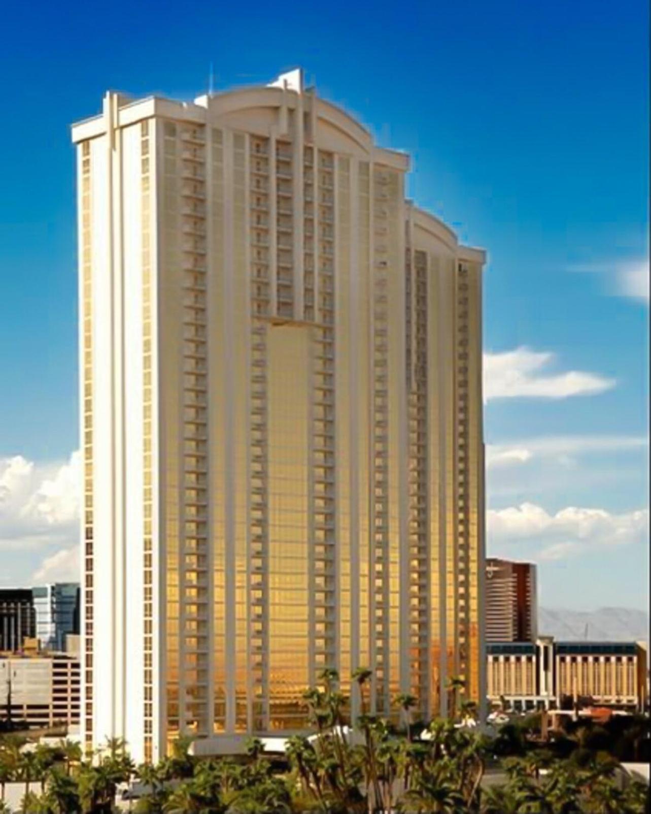 Mgm Balcony Strip Sphere And F1 Race Views Las Vegas