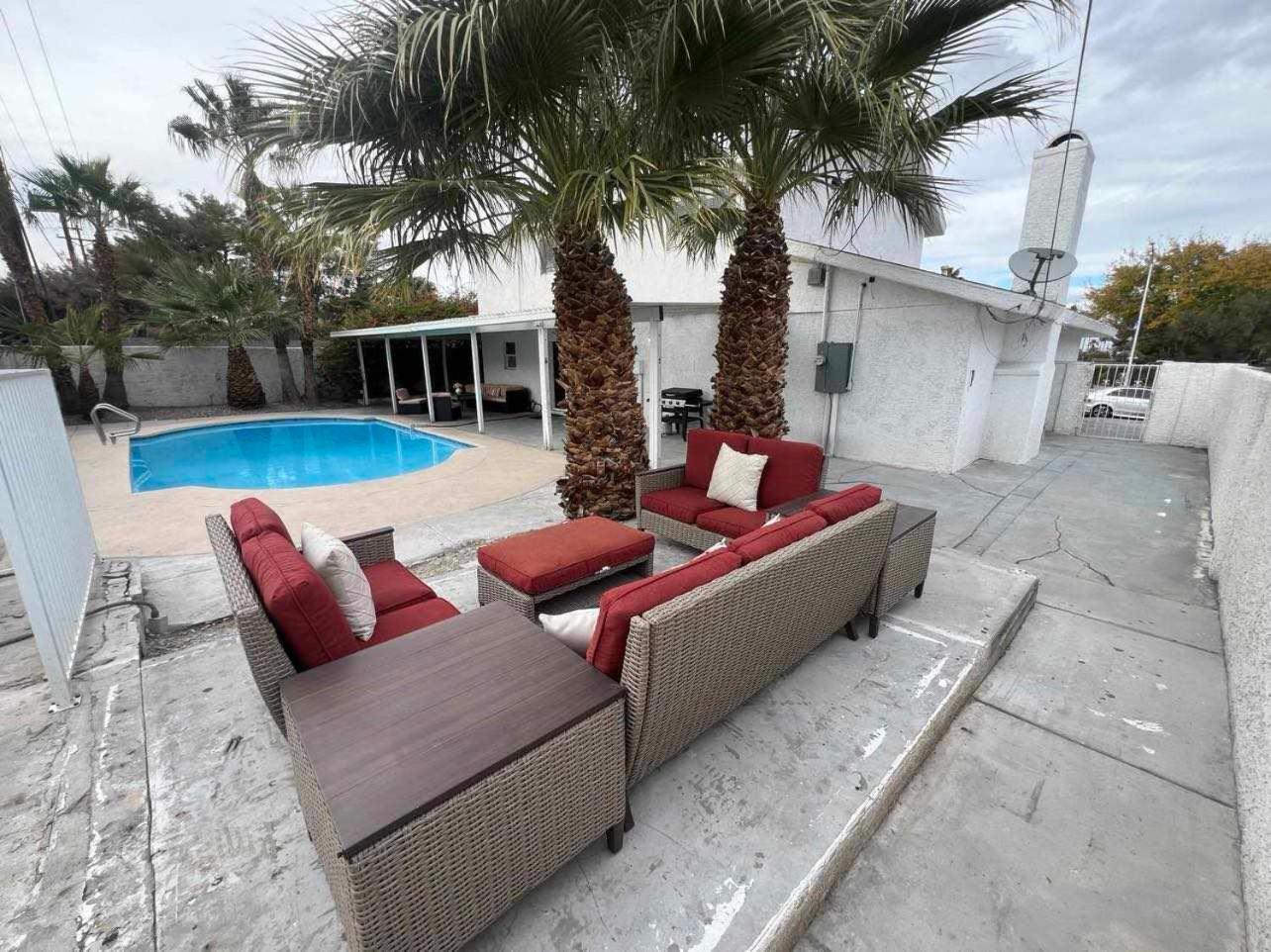 The Vegas Escape - Near The Airport/strip With Pool Casa de férias