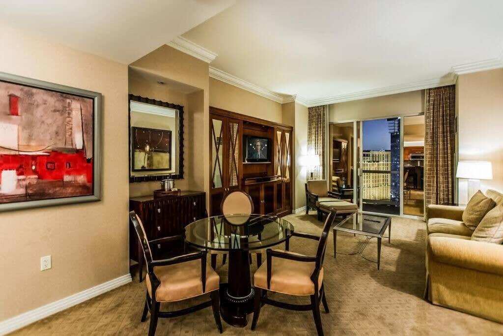 Mgm 1br Penthouse 37802 *