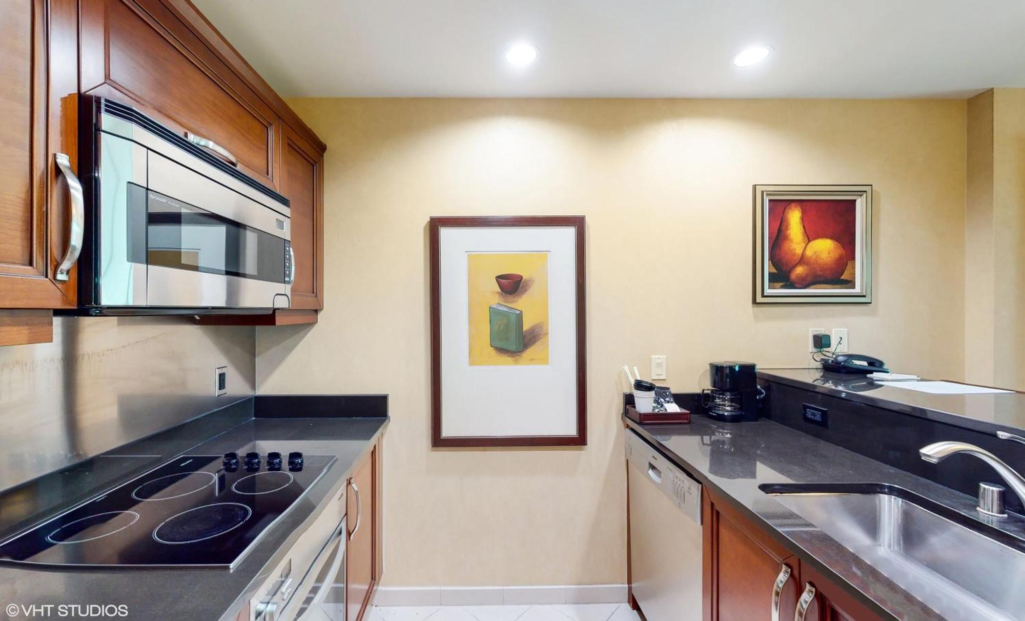 Lady Luck's Vista - Private Balcony - Full Kitchen - Two Full Baths - Jetted Tub - Full Mgm Grand Access W No Fee At Mgm Signature * Las Vegas