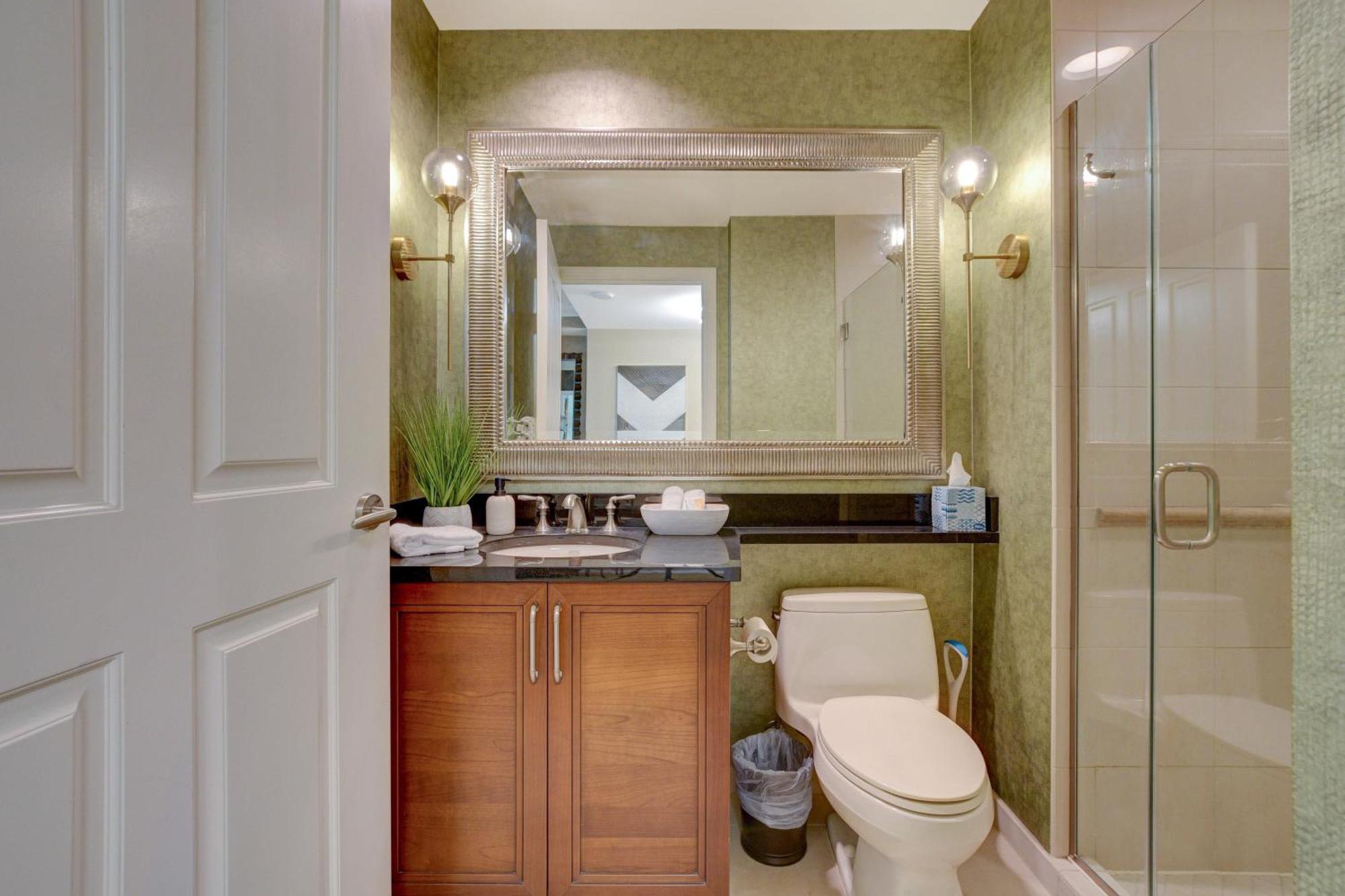 Mgm Finest 1bd 2bth With Balcony Free Access To Lazy River Pool Aparthotel Las Vegas