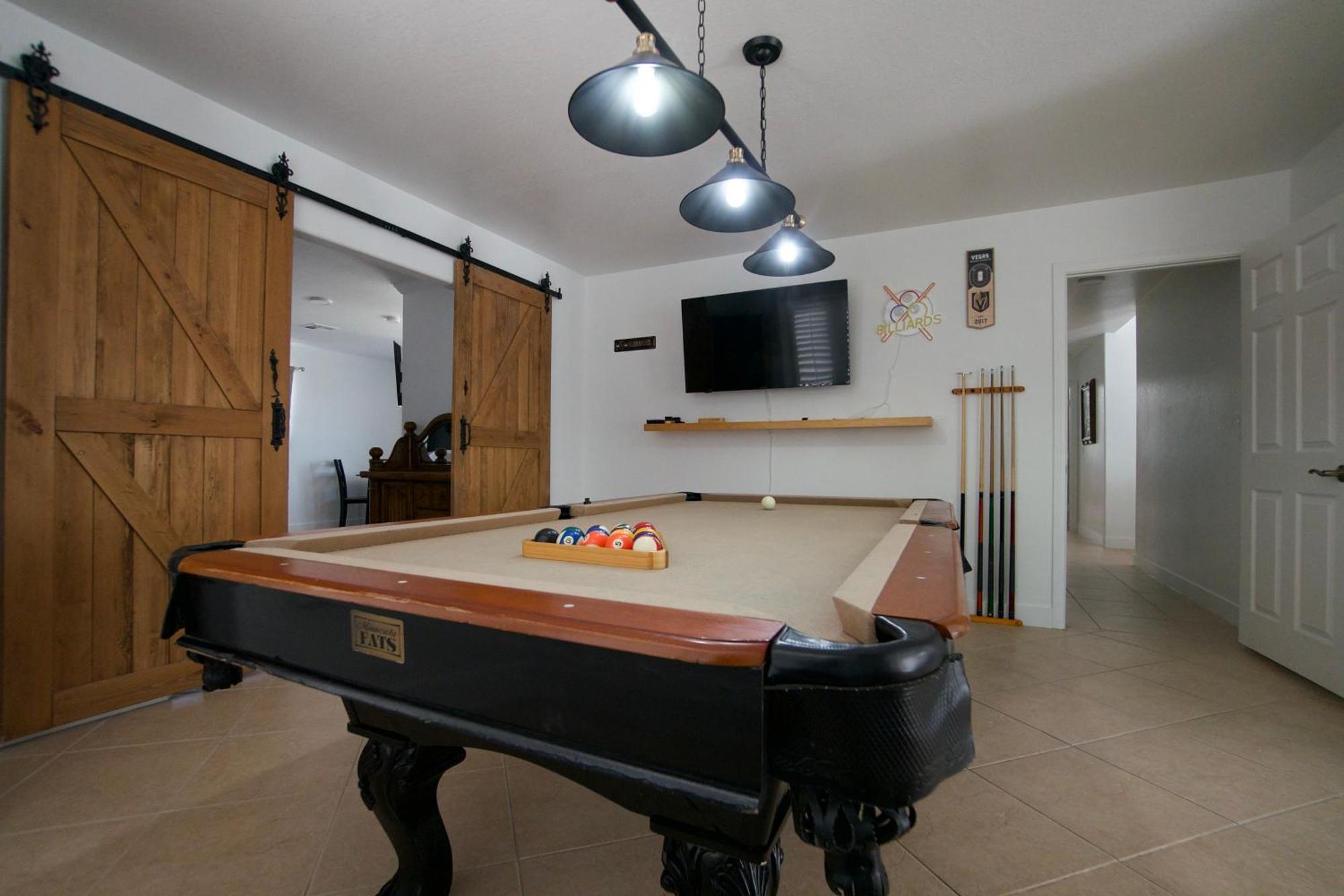 Vegas Lucky Vacation - Entire Home, Pool, 15mins From Strip And More! * Las Vegas