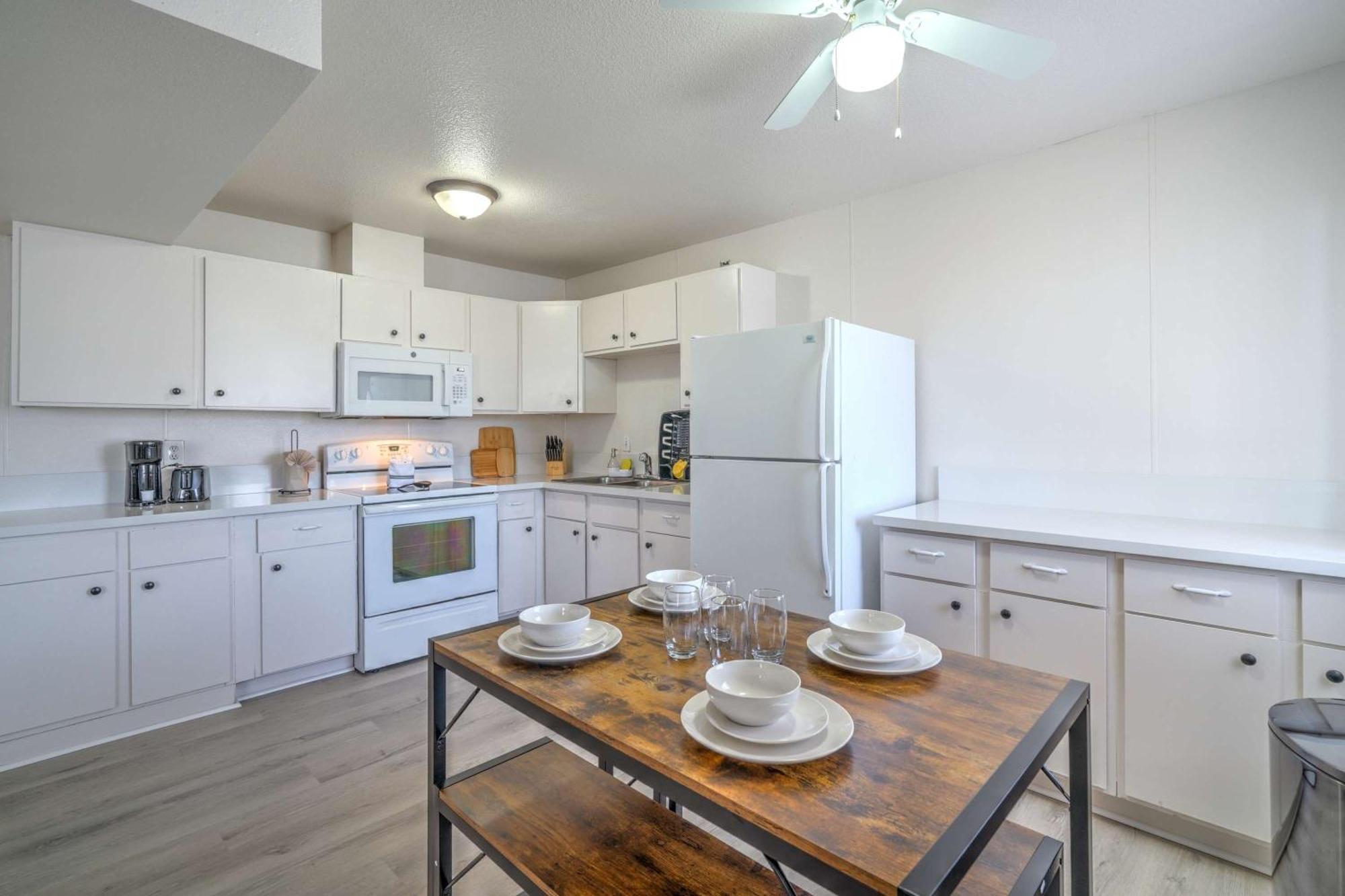 Vegas Getaway Near Strip! Sleeps 6! Las Vegas