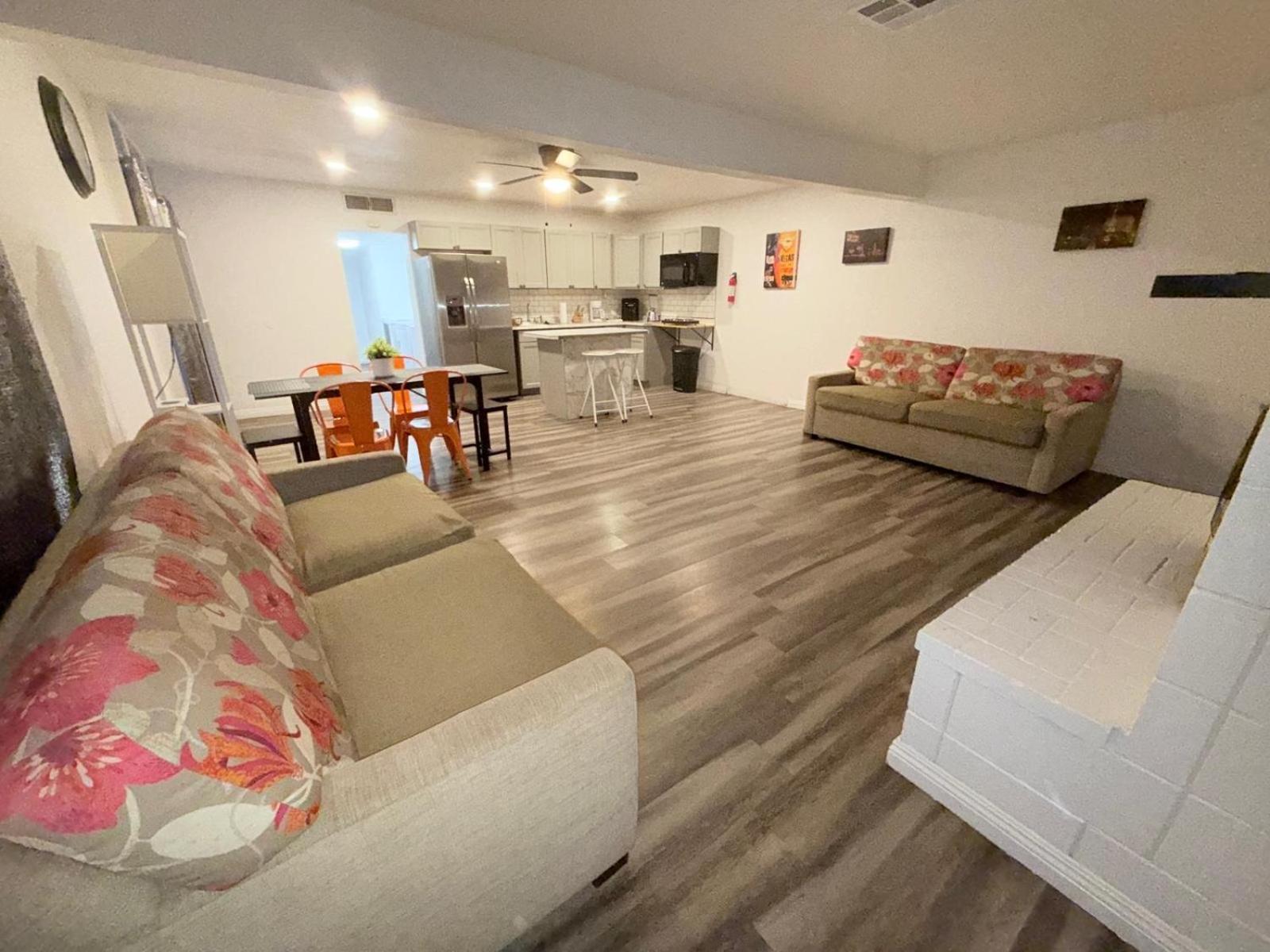 Vegas Super House