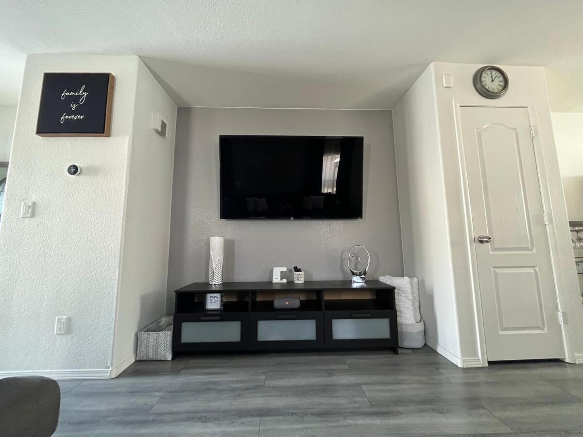 Holiday home Beautiful 2 Story 20 Minutes From The Strip *