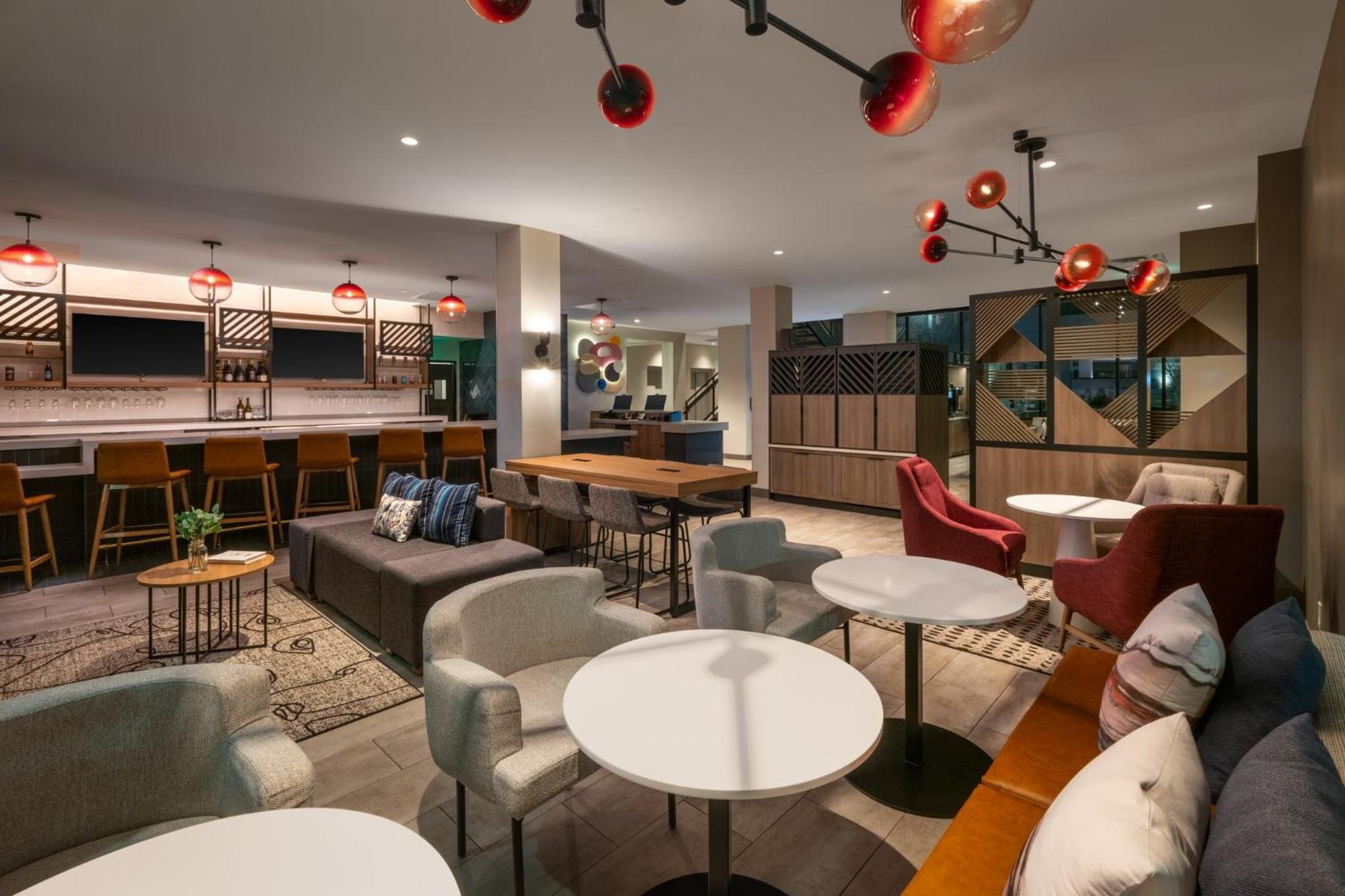 Atwell Henderson - At The Pass By Ihg 4*