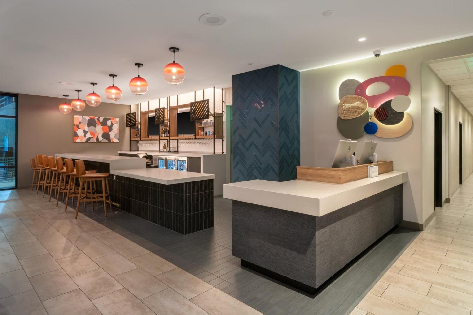 Atwell Henderson - At The Pass By Ihg Hotel Las Vegas