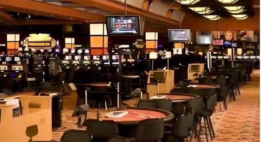 Resort Eastside Cannery Casino 3*