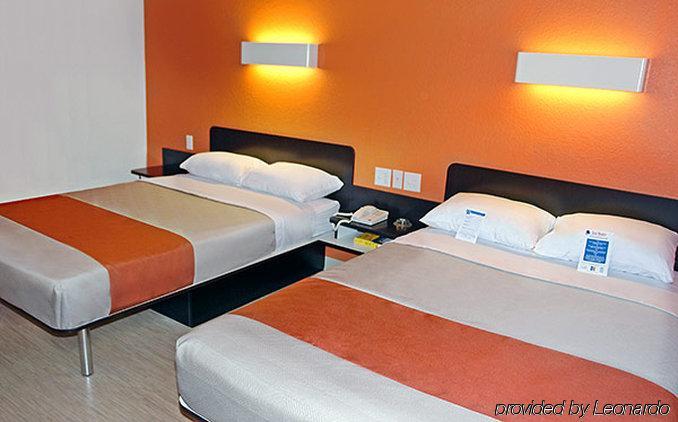 Hotel 6-las Vegas, Nv - Tropicana Las Vegas