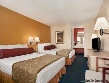 Howard Johnson By Wyndham Vegas Near The Strip Motel 2*