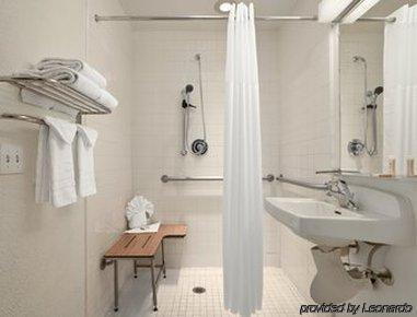 Motel Howard Johnson By Wyndham Vegas Near The Strip 2*
