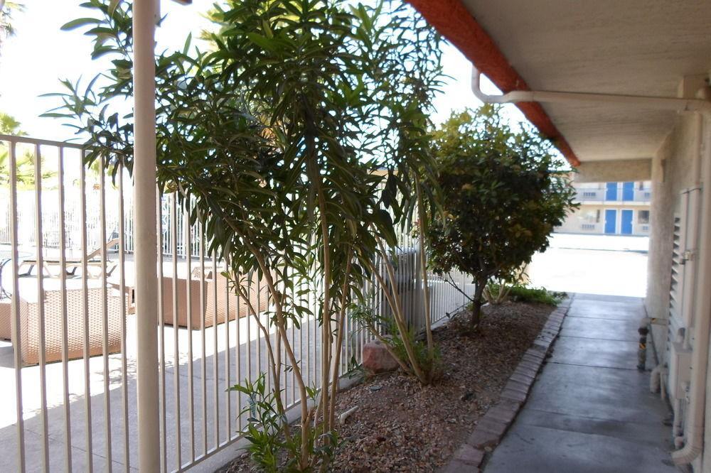 Howard Johnson By Wyndham Vegas Near The Strip Motel Las Vegas