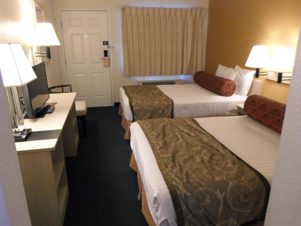 Howard Johnson By Wyndham Vegas Near The Strip 2* Las Vegas