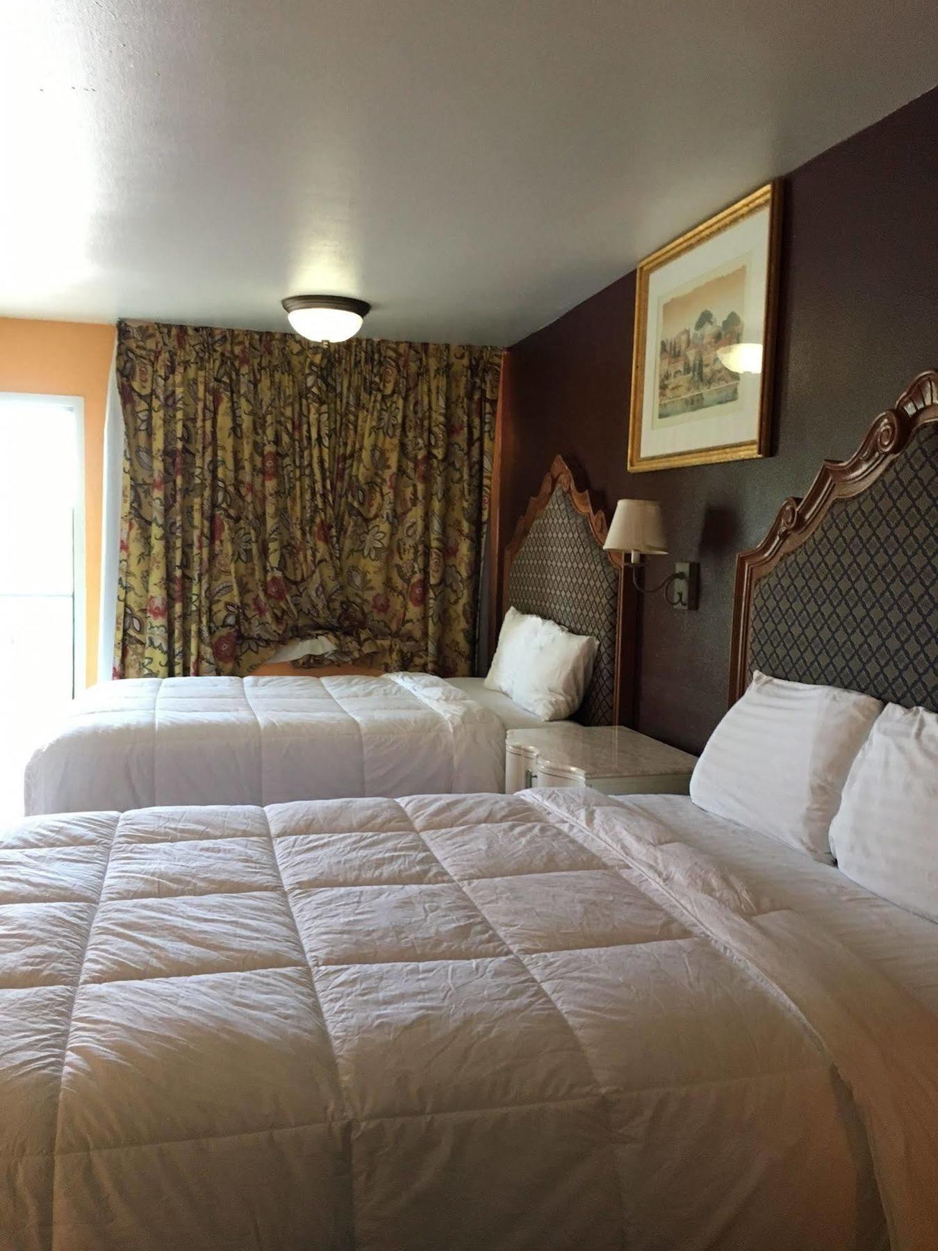 Motel Crown Vegas