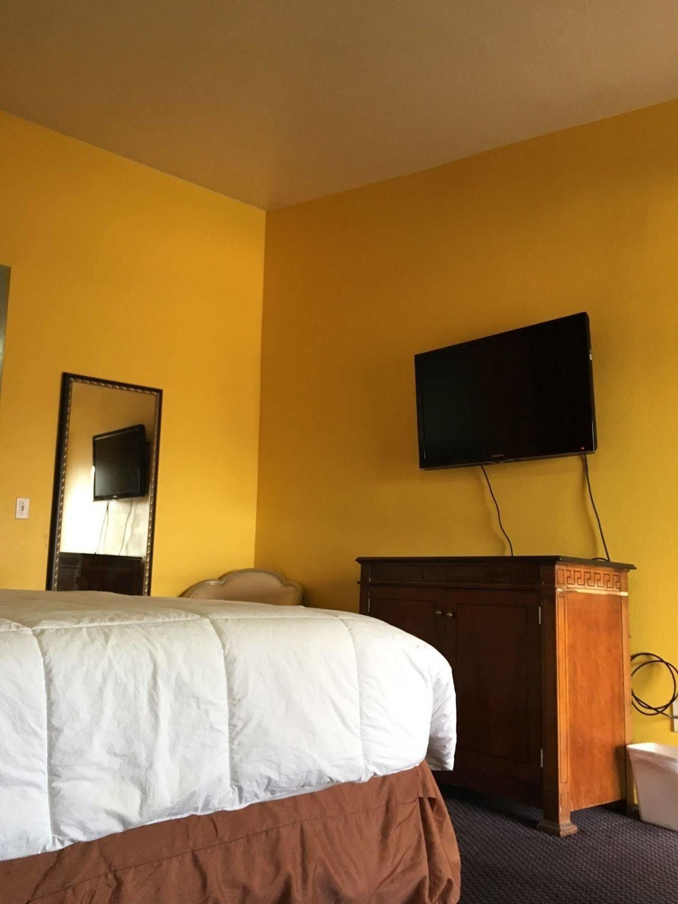 Crown Vegas Motel *