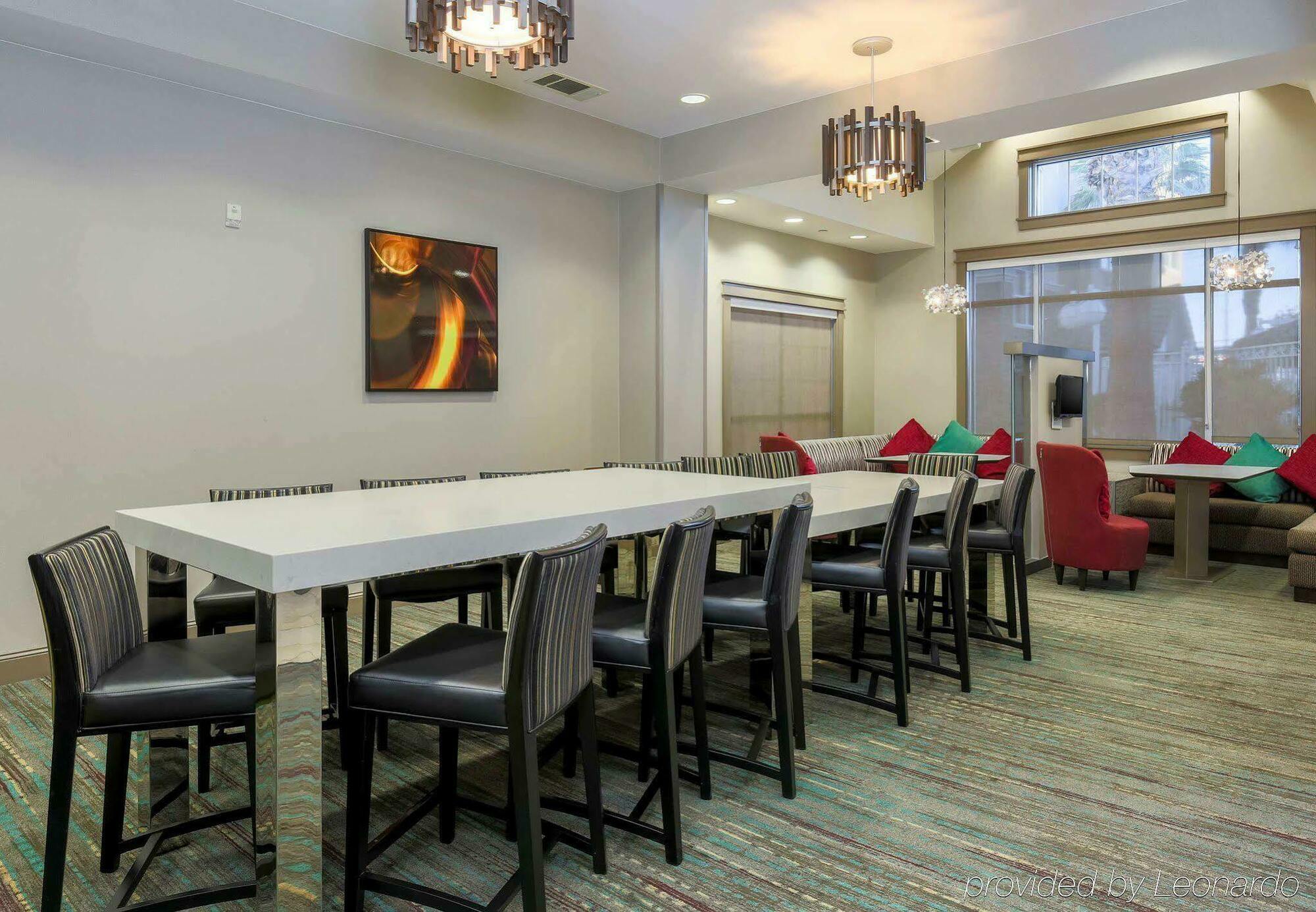 Hotel By Marriott Stadium Area 3*