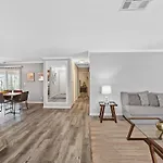 3Br, 1 Story Home W Hot Tub, Grill, Sleeps 6