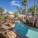 Lucky Gem Penthouse & Luxury Suites At Signature Resort, Balcony Strip View 2605