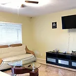 Grant\'S Family Home, Sleeps 16 Guests