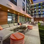 Hampton Inn&Suites Las Vegas Convention Center