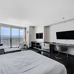 Beautiful Mountain View Palms Studio 30307