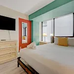 Penthouse With Epic Strip Views - 2Bd & 2Ba - No Resort Fees!