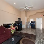 Americana 5 Inn & Suites North