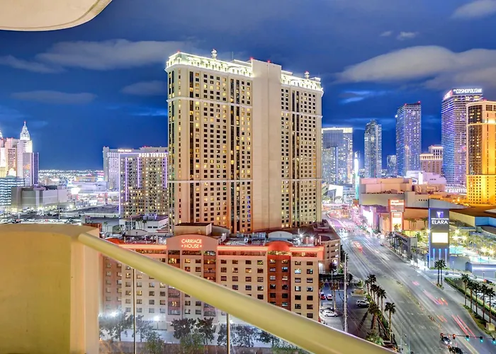 Lucky Gem Penthouse & Luxury Suites At Signature Resort, Balcony Strip View 2605
