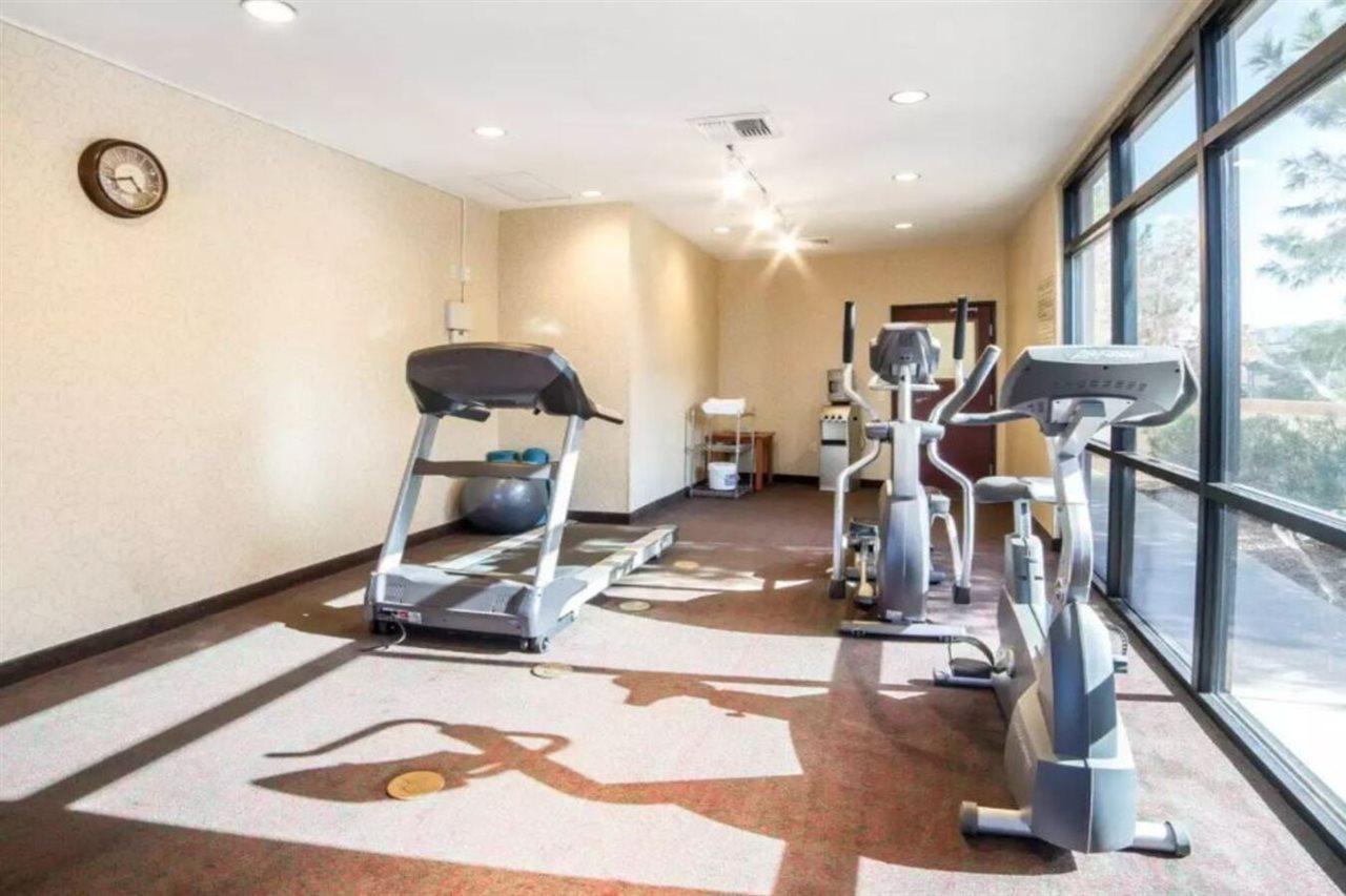 Comfort Inn&suites Vegas - Nellis Hotel