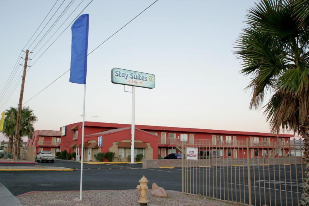 Hotel Americana 5 Inn & Suites North *