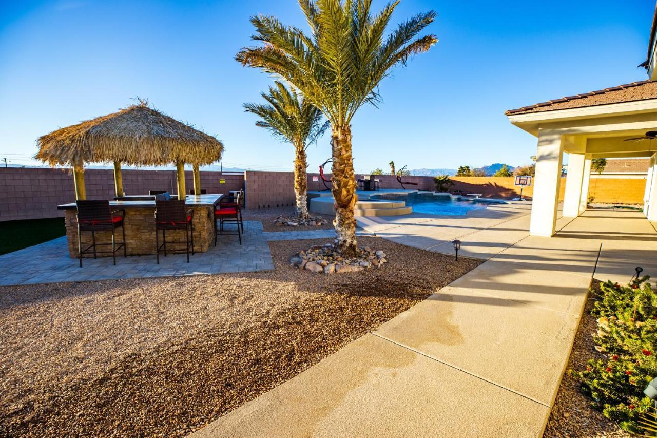 3400 Sqft House W/40ft Heated Pool/spa- Strip View Holiday home *