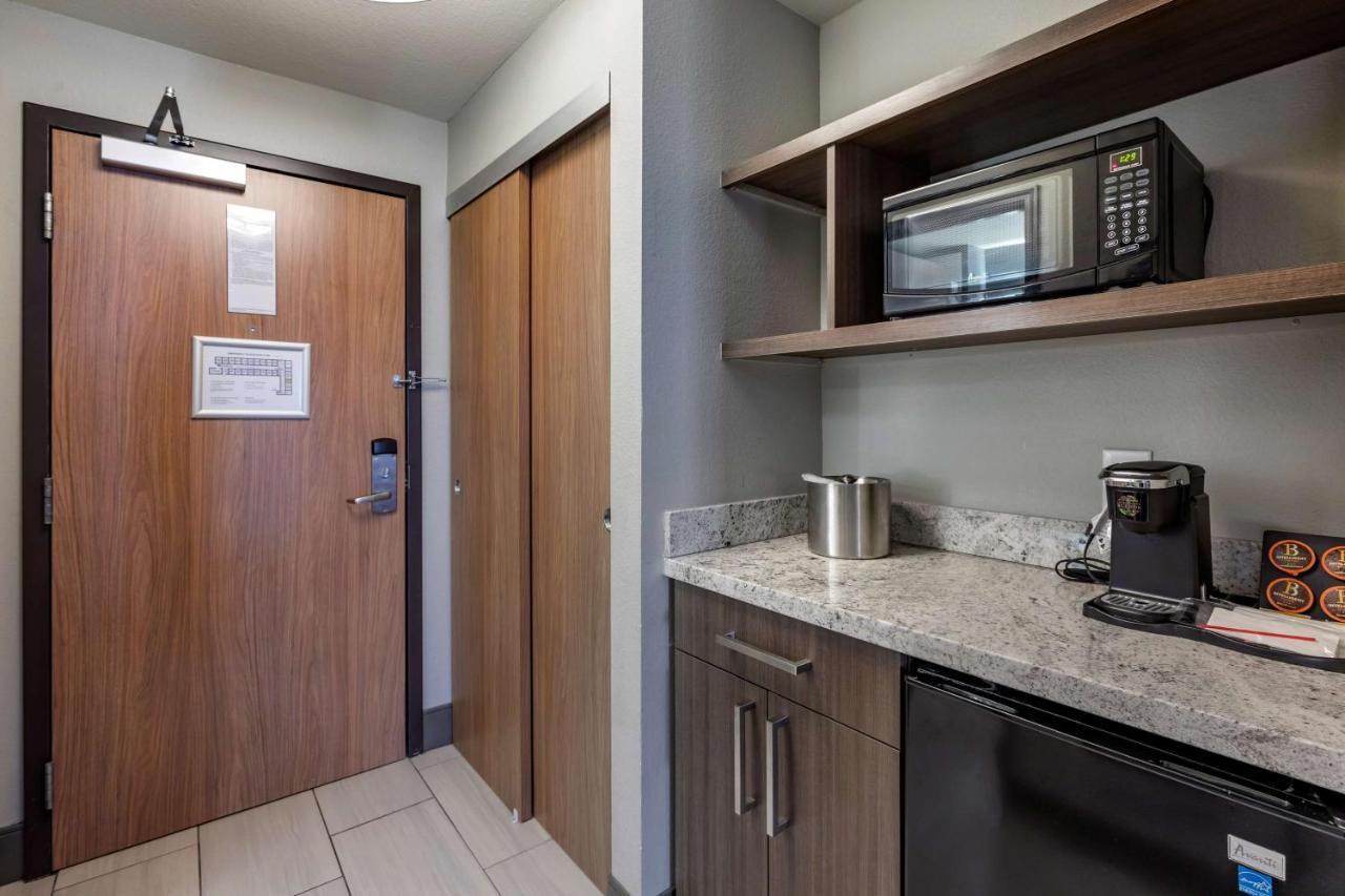 Best Western Plus West Hotel
