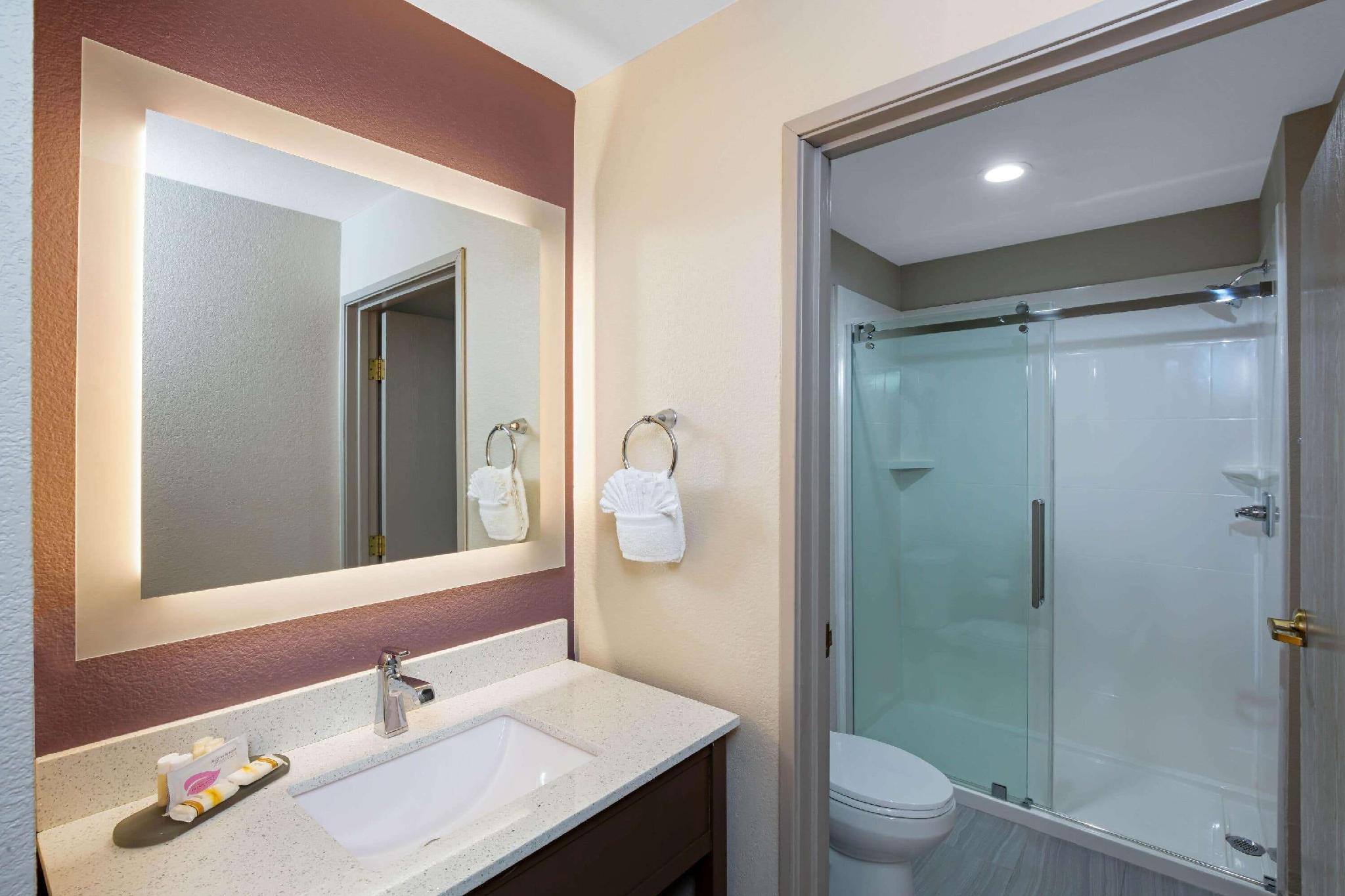 La Quinta & By Wyndham Vegas Nellis 3*