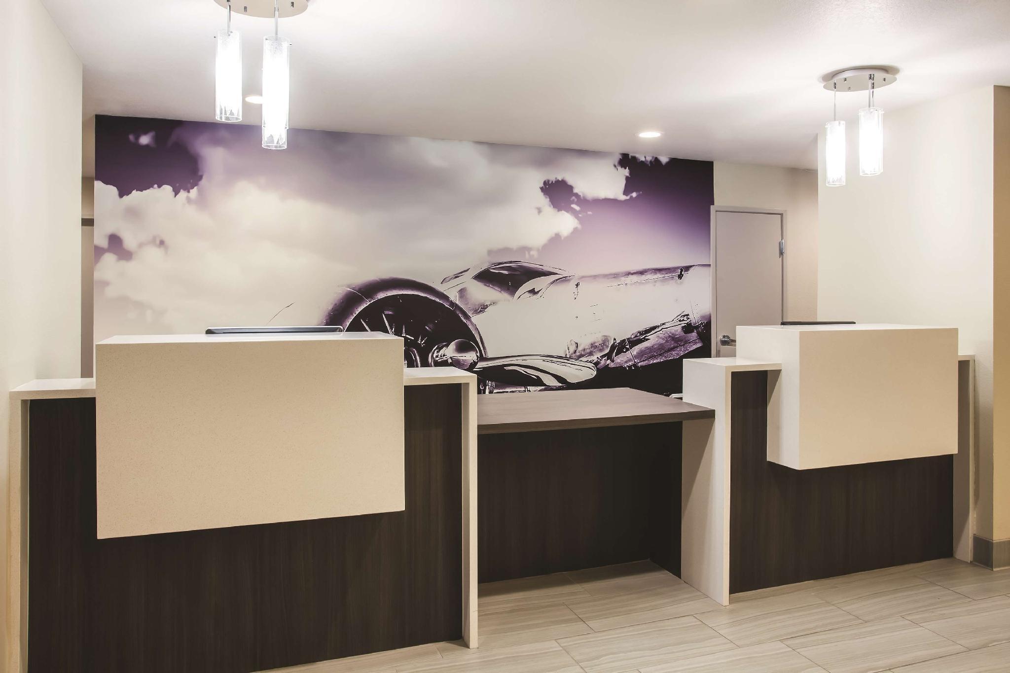 La Quinta & By Wyndham Vegas Nellis Hotel