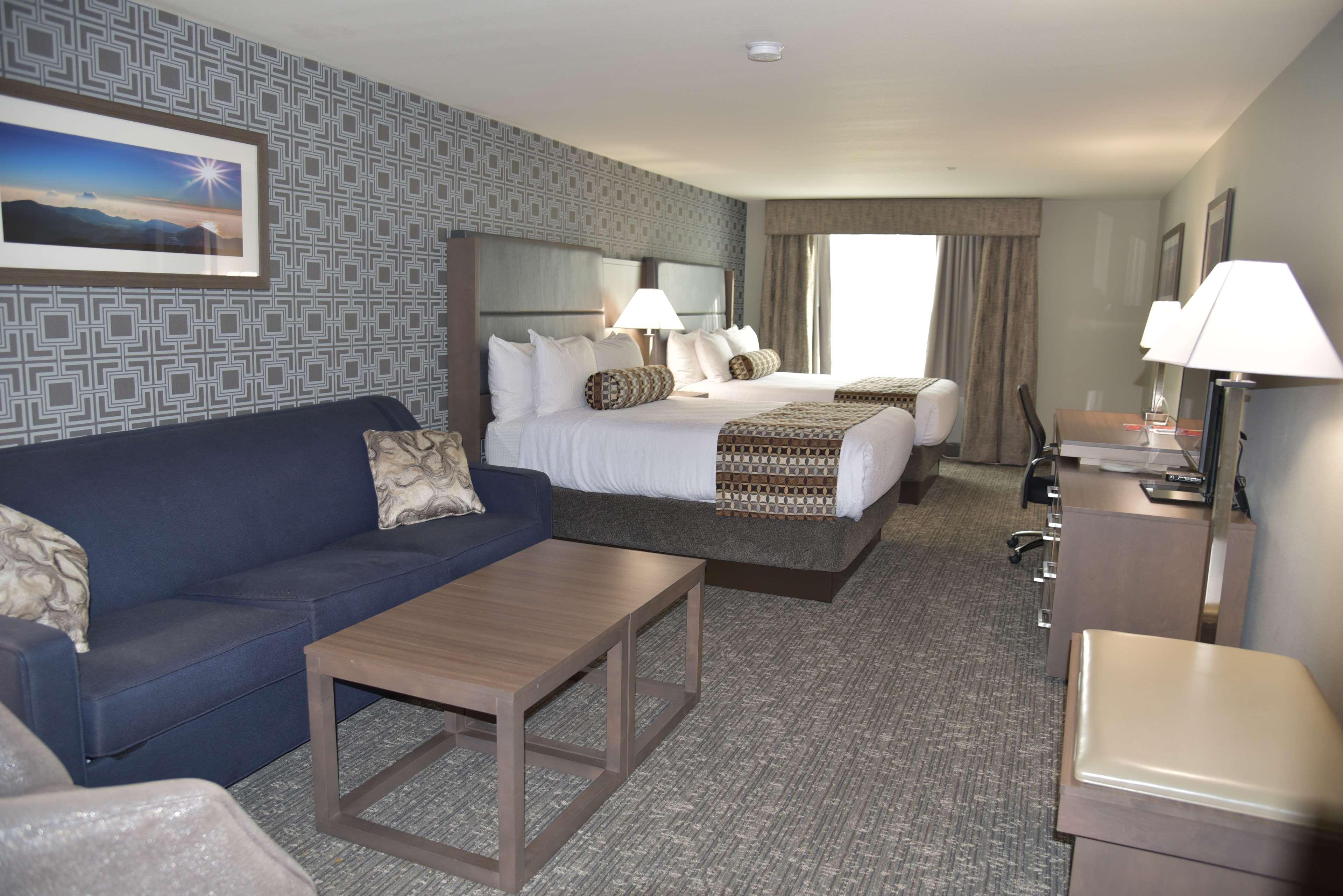 Best Western Plus West Hotel