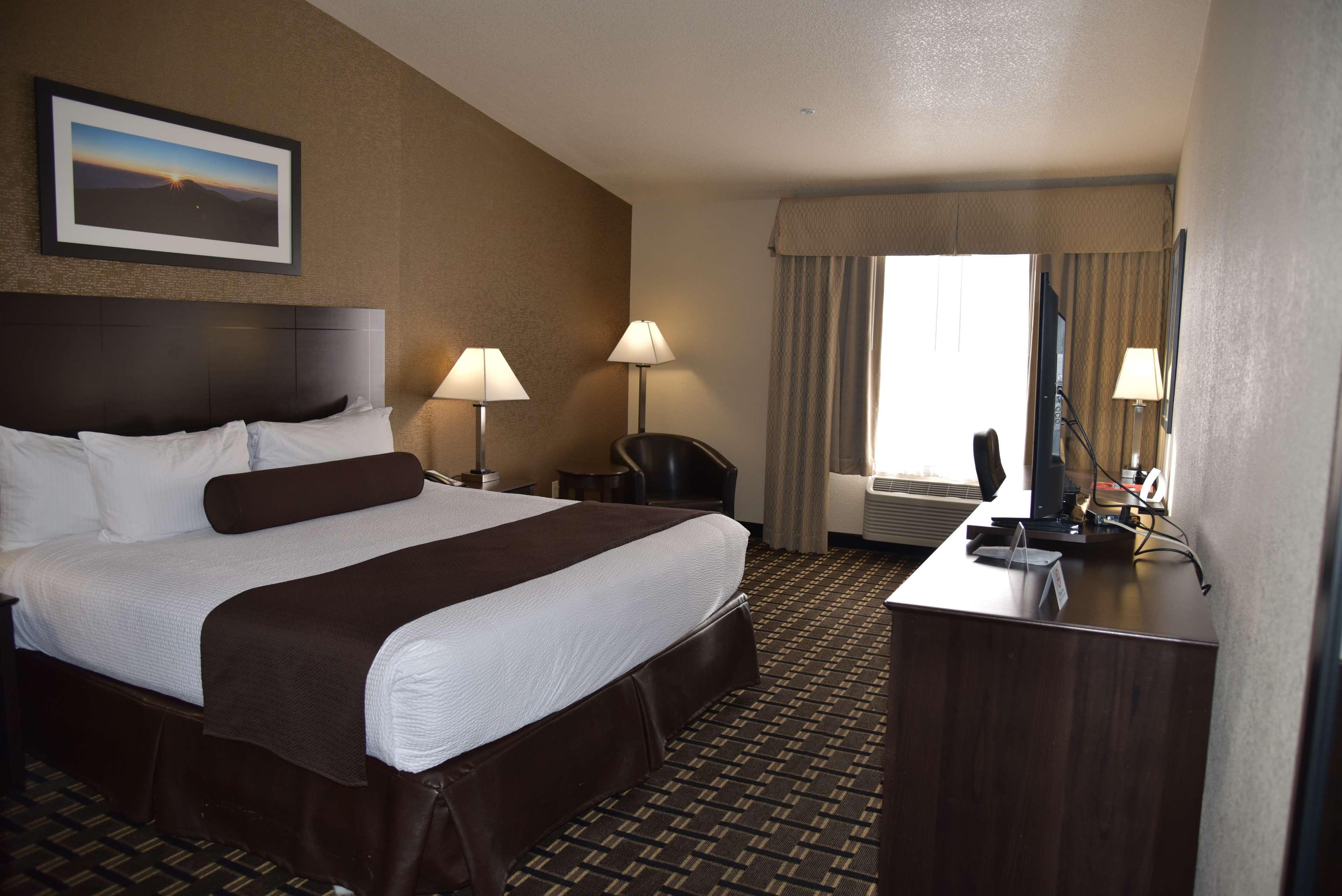 Best Western Plus West Hotel 3*